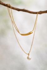 Gold Curve Pearl Necklace - Image 2