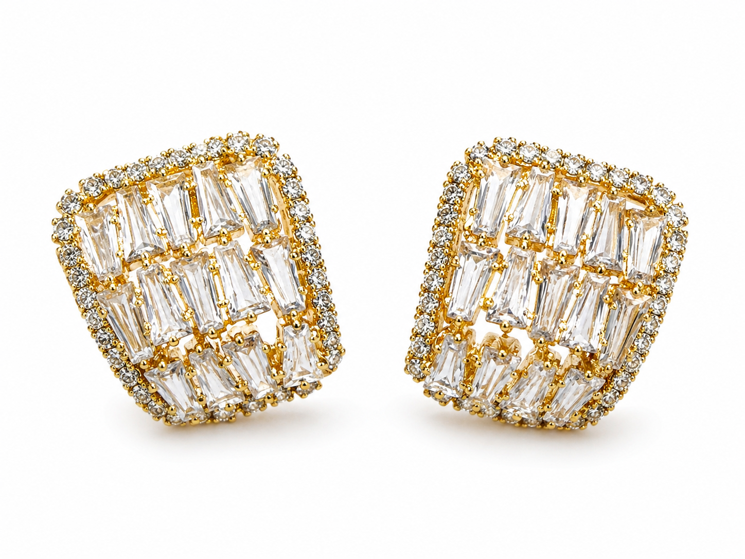 with white background Golden Radiance Ear Cuff - Image 1